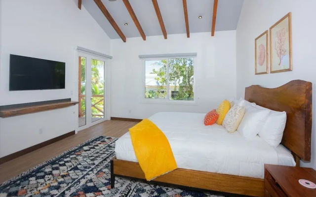 Casa Coral 2 Bedroom Home by RedAwning