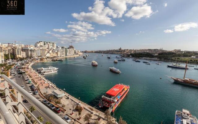 Luxury APT with HOT TUB & BBQ with Valletta views by 360 Estates