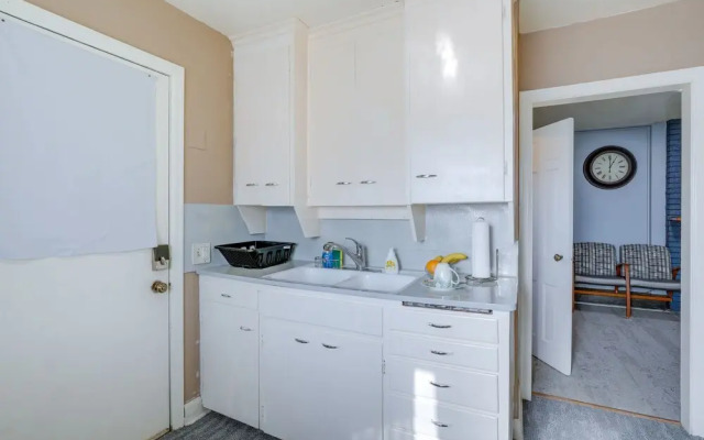 Kalamazoo Vacation Rental Near Golf & Parks!
