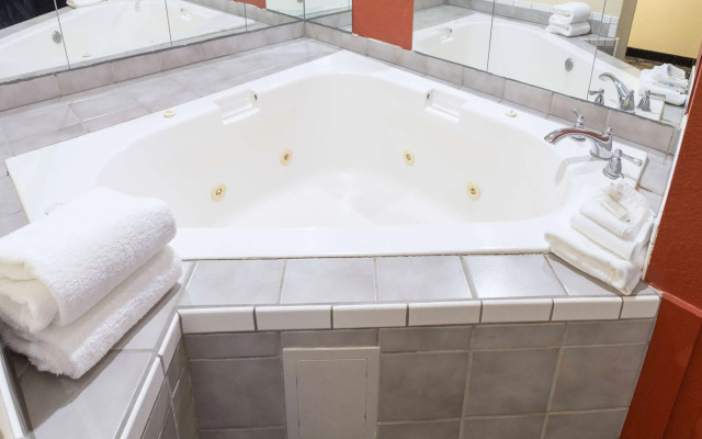 Super 8 by Wyndham Big Rapids