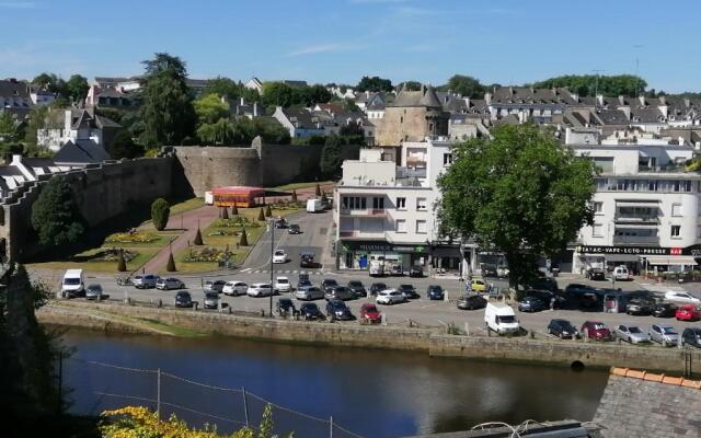 NOUVEAU - T2 Industriel - Quartier historique - WiFi - Parking - Netflix