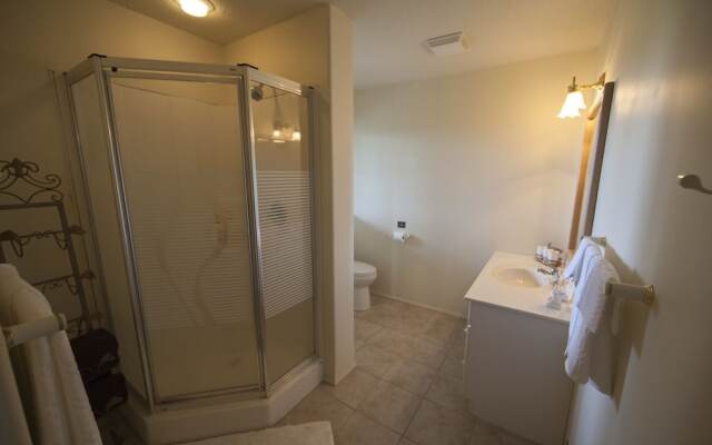Shangri-La Oceanfront B&B
