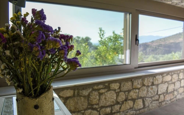 Stone Studio With Sea Views Near the Beach