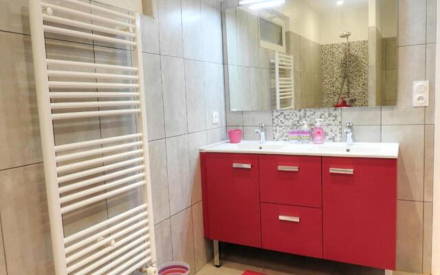 Gîte Beaumont-la-Ronce, 5 pièces, 8 personnes - FR-1-381-97