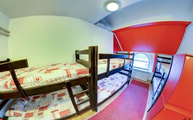 Hostel No9