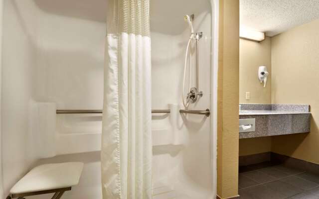 Super 8 by Wyndham Hattiesburg North/University Area