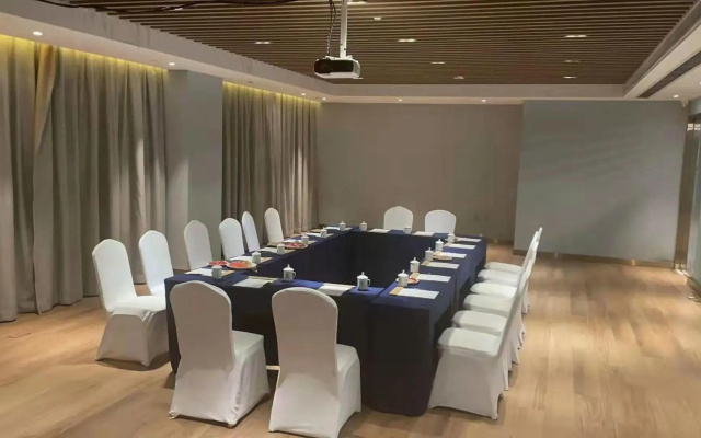 Jinhe Hotel