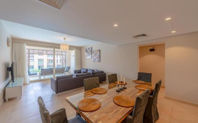 Mangroovy 2 Bedroom Sea View Apartment, Pool & Beach