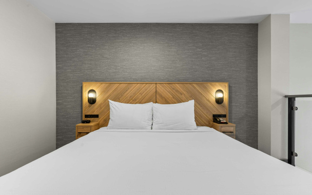 Sandman Hotels & Suites Calgary West