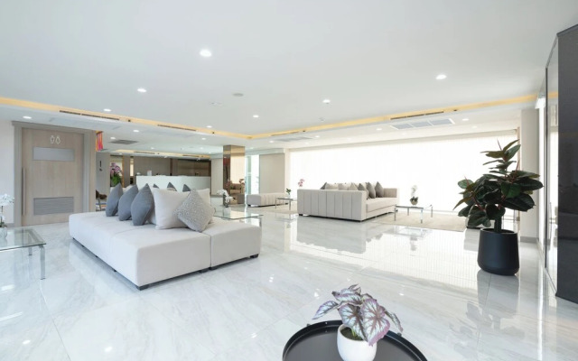 Oriole Residence