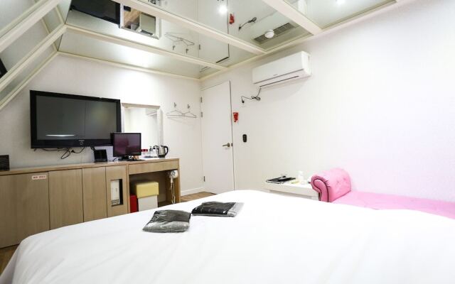 Yeongdeungpo The Moon Hotel