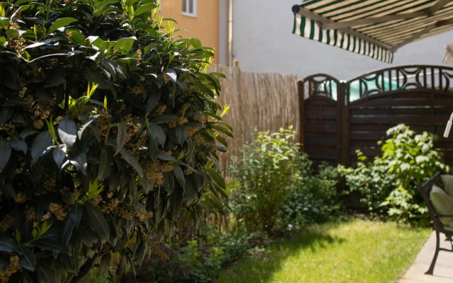 Fresh Apartment with Terrace + Free Parking