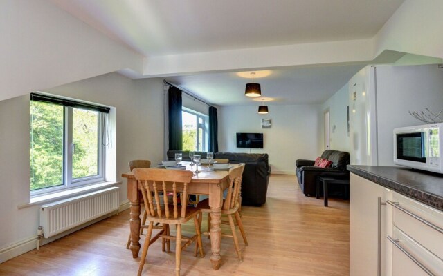 Cozy Holiday Home in Looe Near River