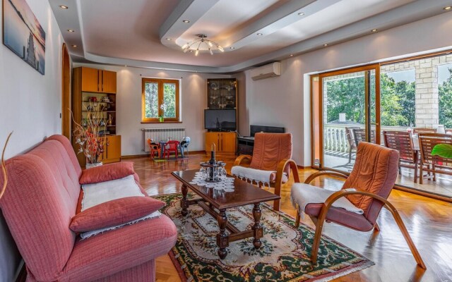 Stunning Home in Medulin With Wifi and 7 Bedrooms