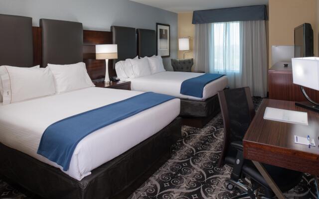 Holiday Inn Express and Suites Kansas City Airport, an IHG Hotel