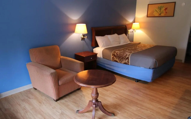 Economy Inn & Suites I-95 Exit 145 - Battleboro
