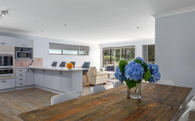 Moona Beach House Jervis Bay Rentals