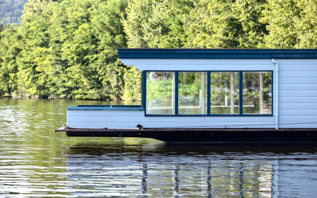 Houseboat - best place in Prague