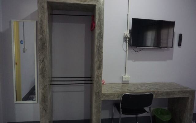 Tummi House