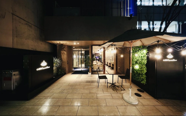 Shinsaibashi Crystal Hotel