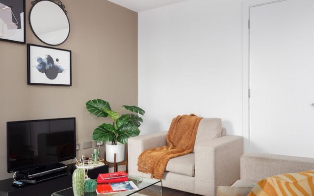 Avant-Garde, Shoreditch