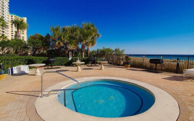 Palacio Condos by Hosteeva