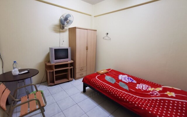OYO Flight Hut Hotel