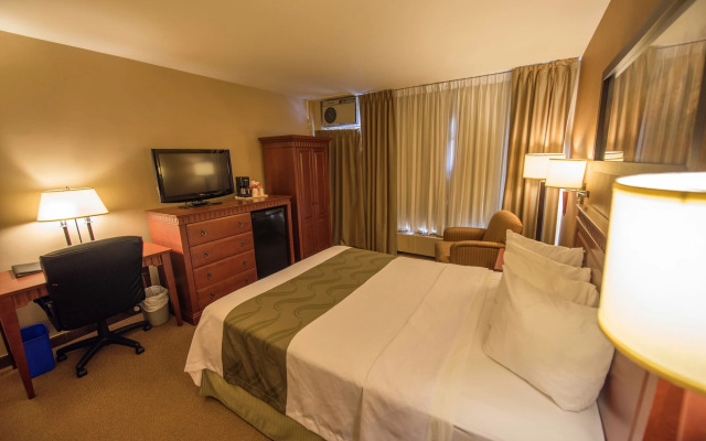 Quality Inn & Suites P.E. Trudeau Airport