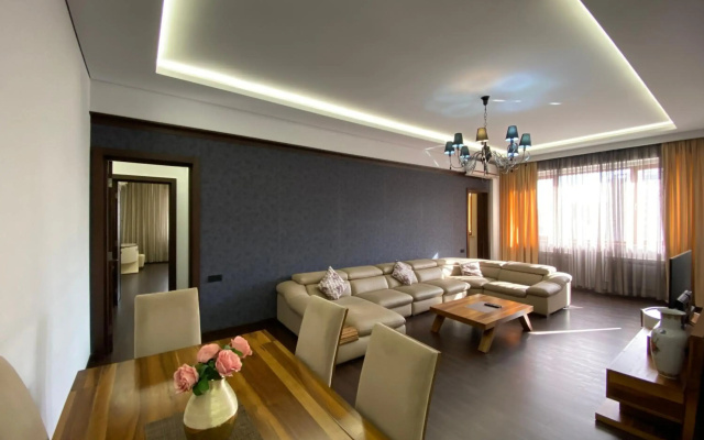 Northern Avenue, 3 bedrooms Luxury, New Renovated apartment TT666