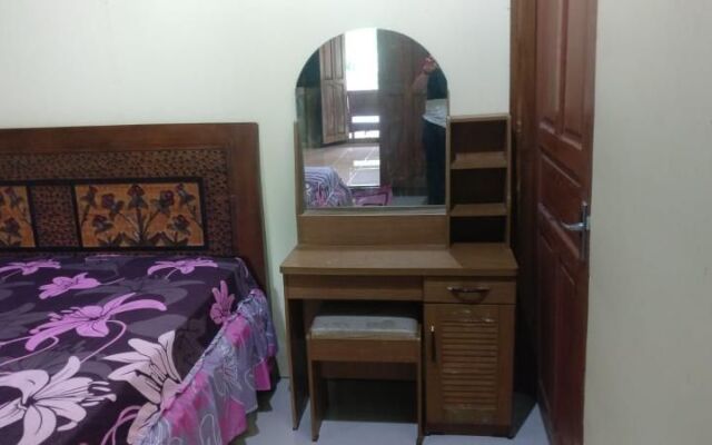 Homestay Mbah Mul by ZUZU