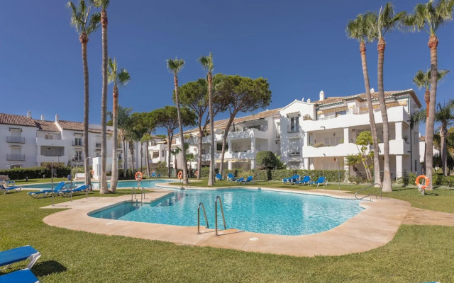 3 Bedroom, 3 Bathroom Beachside Apartment