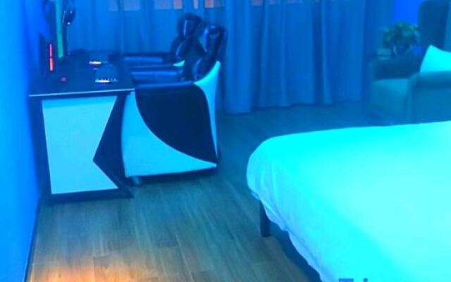 Pioneer·E-Sports Hotel (Ji'an Railway Station Jinggangshan University Branch)