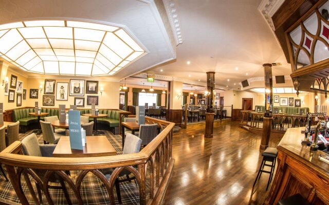 Bredbury Hall Hotel