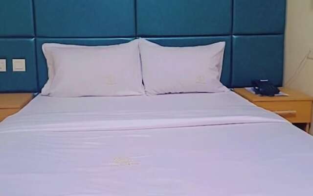 Ikad Hotel and Suite Borno Way