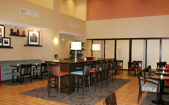 Hampton Inn & Suites Folsom