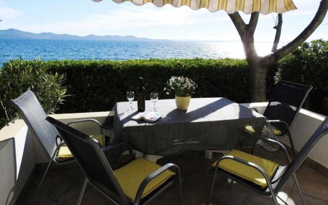 Villa Petar 2 - 10m from sea
