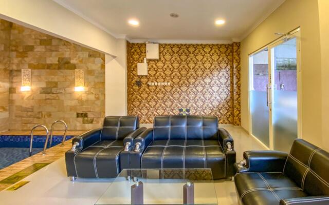 RedDoorz Premium near Museum Angkut Batu 3