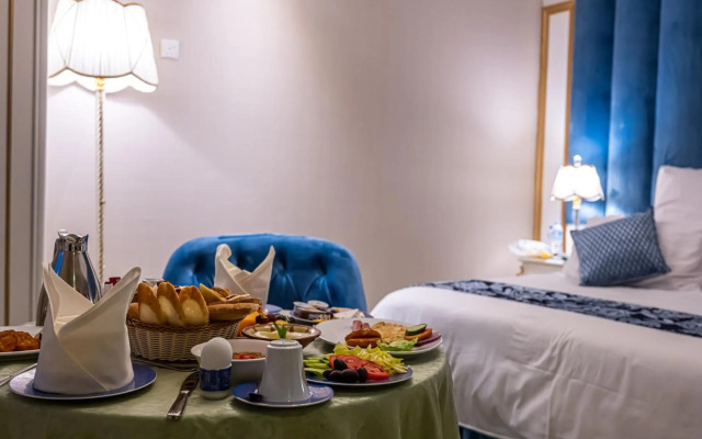 WA hotel