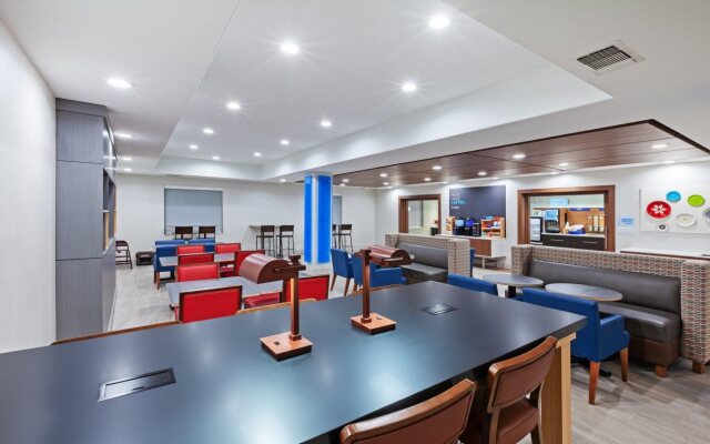 Holiday Inn Express and Suites Longview South I20 by IHG