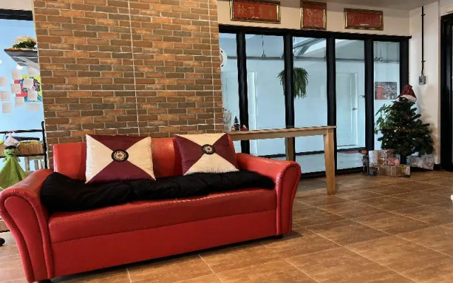 The Season Airport Udonthani By Zuzu