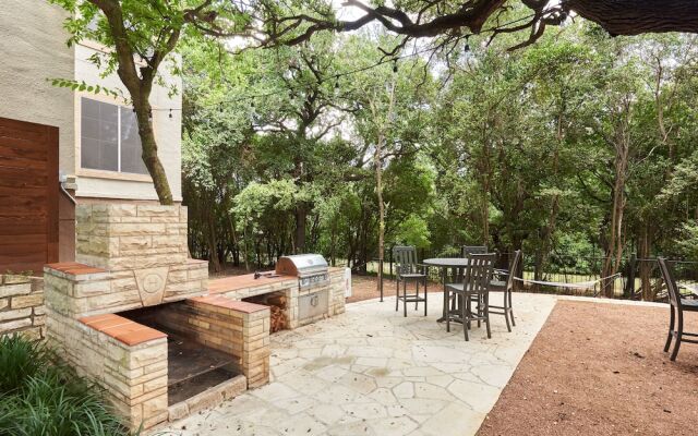Artsy South Congress Suites by Sonder