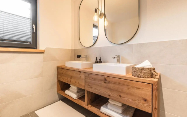 LODGE7 by Woods Lodge