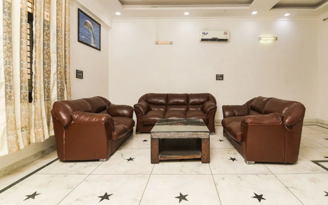 OYO 15407 Home Feeling Accomodation
