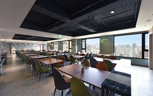 Fullon Poshtel Kaohsiung