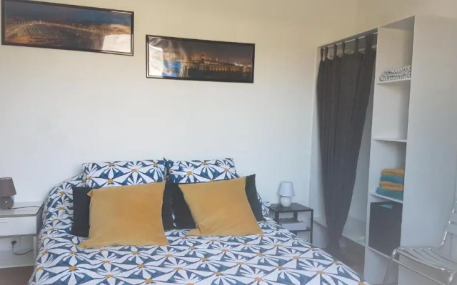 Chambre Privee Des 2 Clochers (Adults Only)