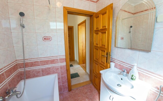 Frida Luxury Beachfront Villa