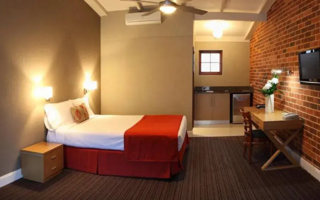 Rose & Crown Hotel