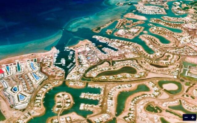 Seaview 3 BR with Beach & Pool access BBQ in Mangroovy