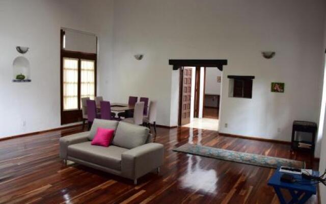 La Casa de las Magnolias