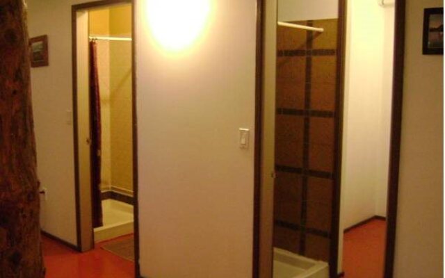 C&N Backpackers - Ucluelet